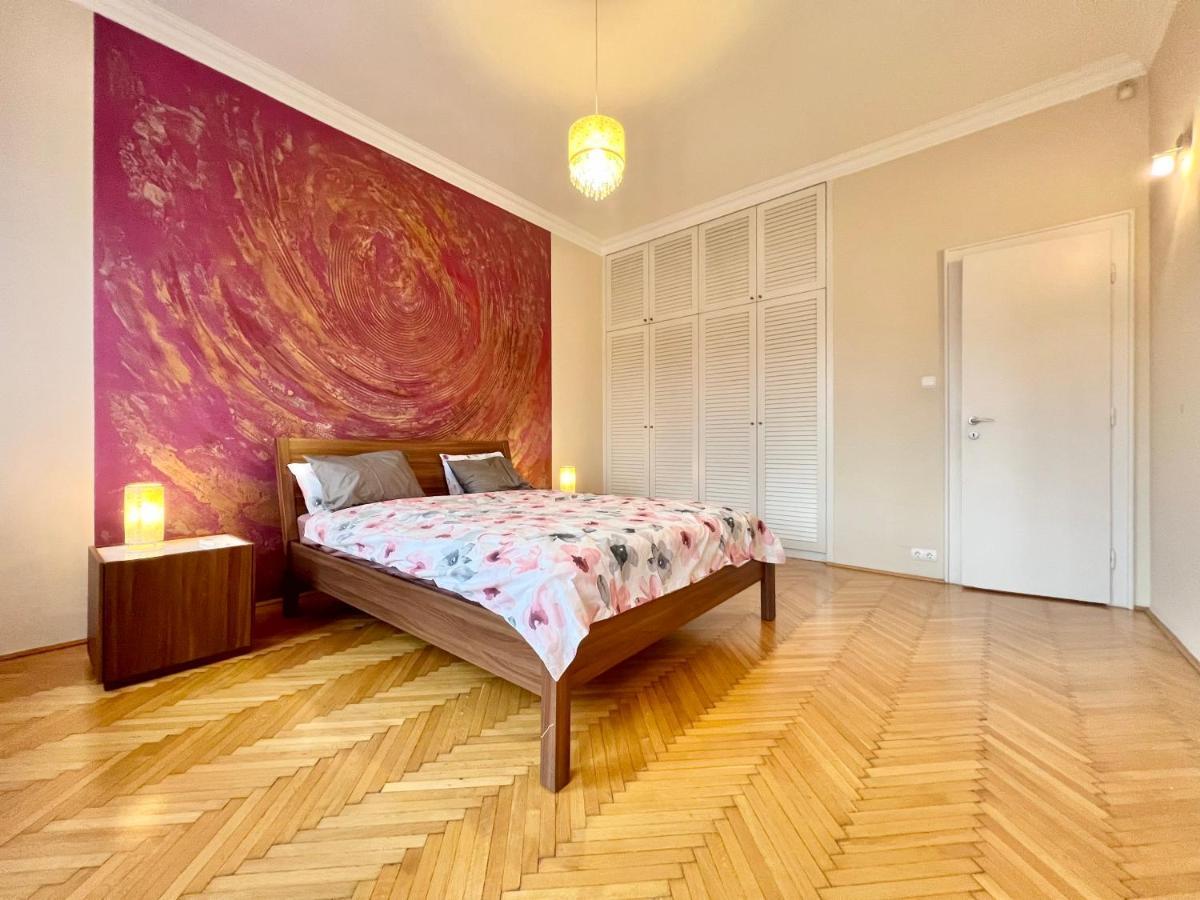 Exclusive Colourful Flat In The City — Fotók 2