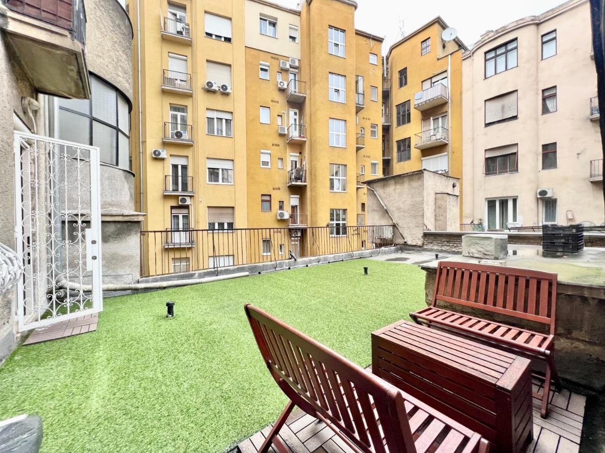Exclusive Colourful Flat In The City, Budapest
