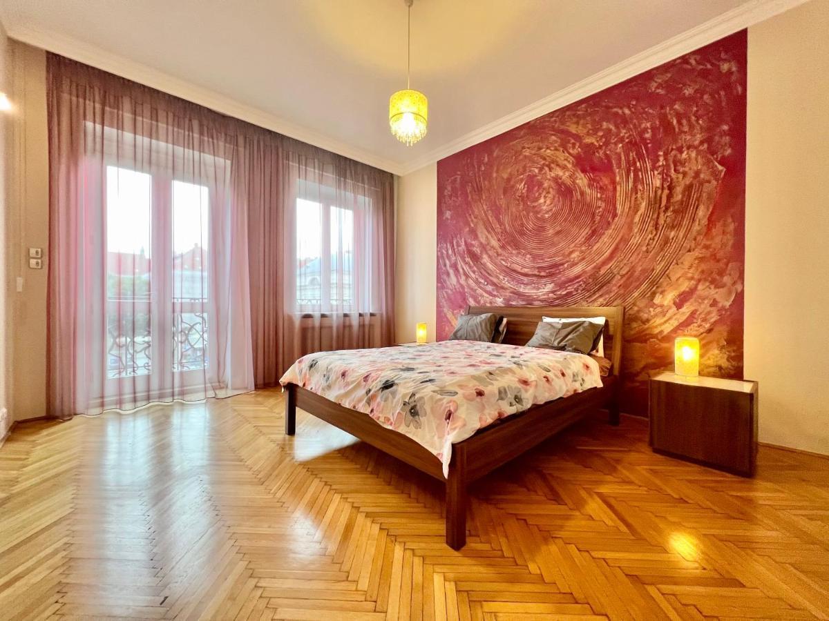 Exclusive Colourful Flat In The City — Fotók 1